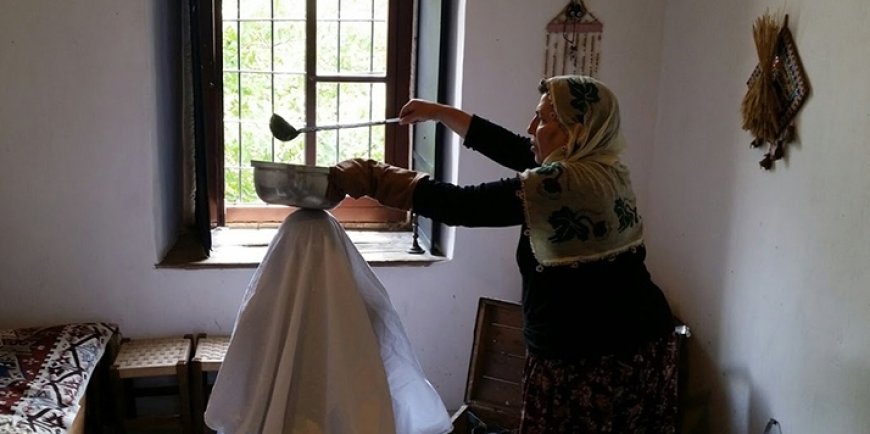 Nazar Çıkarırken Sağlığınızdan Olmayın: Kurşun Döktürmek DNA'yı Bozuyor!